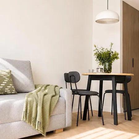 Modern 1br Near Kadriorg 아파트 탈린